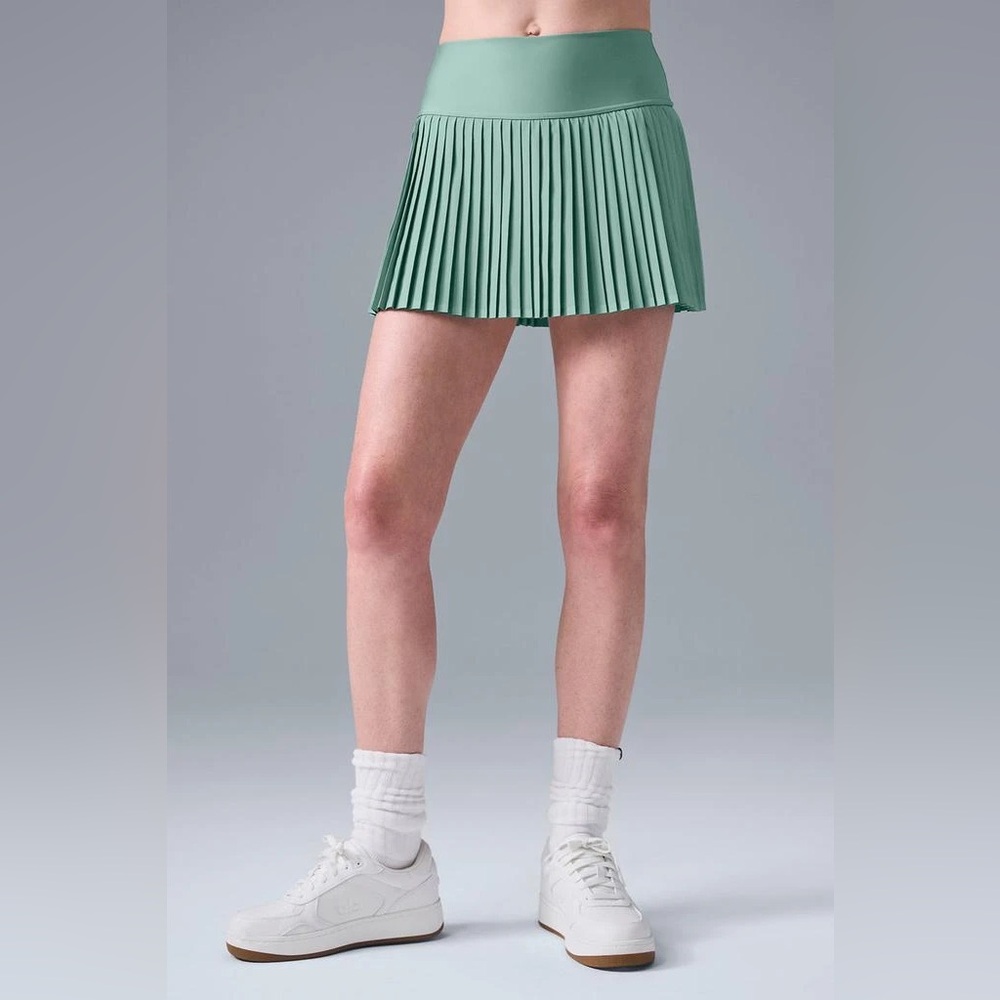 ALO Yoga Grand Slam Tennis Skirt in Botanical Green - Picture 3 of 12